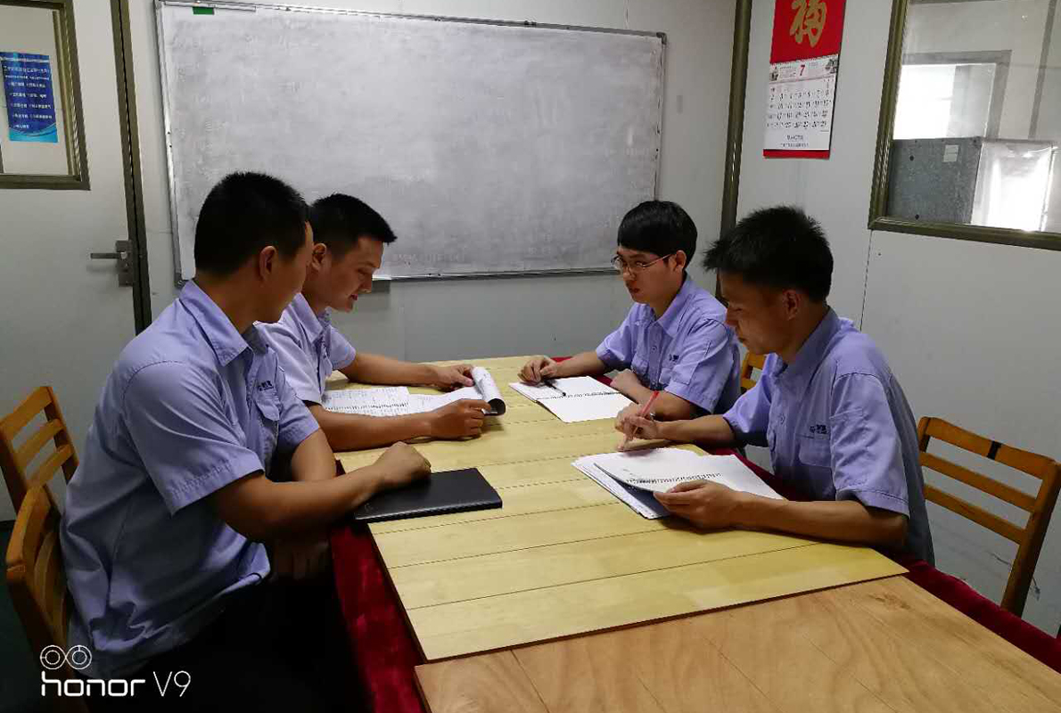 金屬生產(chǎn)技術合照